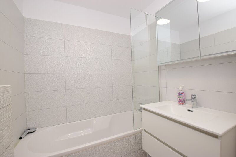 Rahova, 3 camere decomandat, renovat, centrala proprie